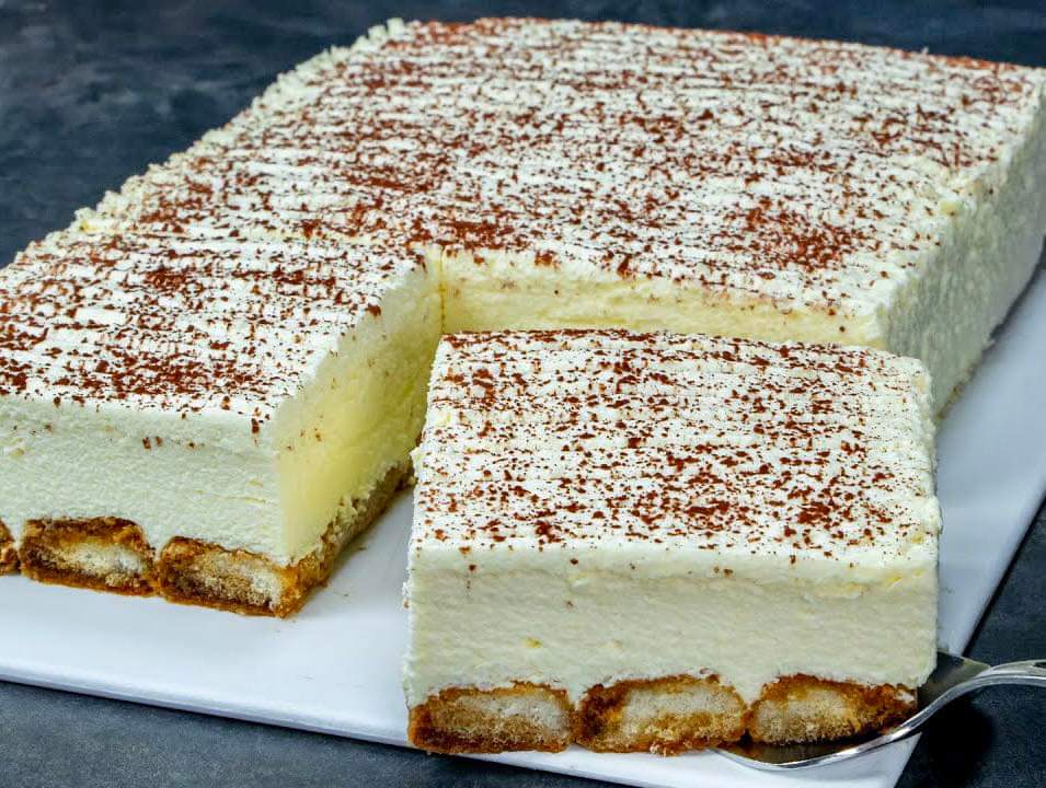 Super kremasti kolač za 10 min: Samo umutite sastojke, dobijeni fil sipajte preko piškota i kolač je gotov!