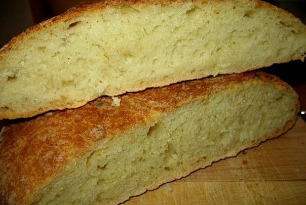 Recept za DOMAĆI HRSKAVI HLJEB kao iz starih peći
