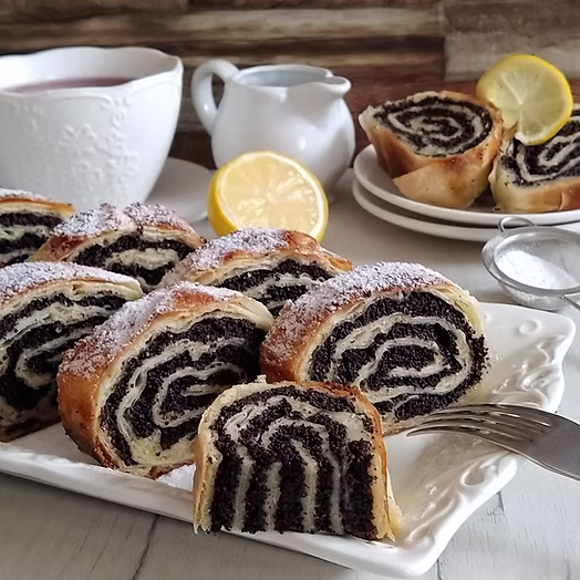 NAJBOLJI RECEPT ZA ŠTRUDLU: Kremasta vanilija i mak u savršenom spoju!