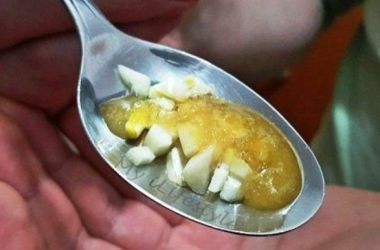 7 DANA JEDITE PO KAŠIKU NA PRAZAN STOMAK: Zapanjit Će Vas Koliko Ćete Smršati