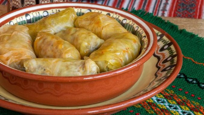 RECEPT ZA SARMU NAJPOZNATIJEG KUHARA IZ JUGOSLAVIJE: Svako ko je spremio po njegovim savjetima tvrdi da NIJE PROBAO BOLJU
