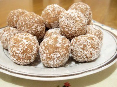 NIKAD BRŽI DESERT OD SAMO 3 SASTOJKA: Neodoljive kuglice bez pečenja, raj za nepca!
