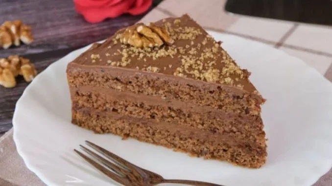 Starinska čokoladna torta sa orahom: Ukus iz detinjstva koji ne zaboravljate!